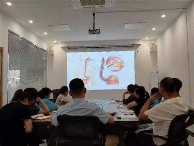 Mahsulot Gastroenterologiya-ZKSK MEDICAL uchun haftalik uchrashuv